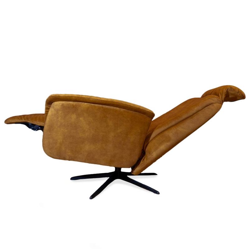 Bent Recliner med integrert fothviler | Adore velur