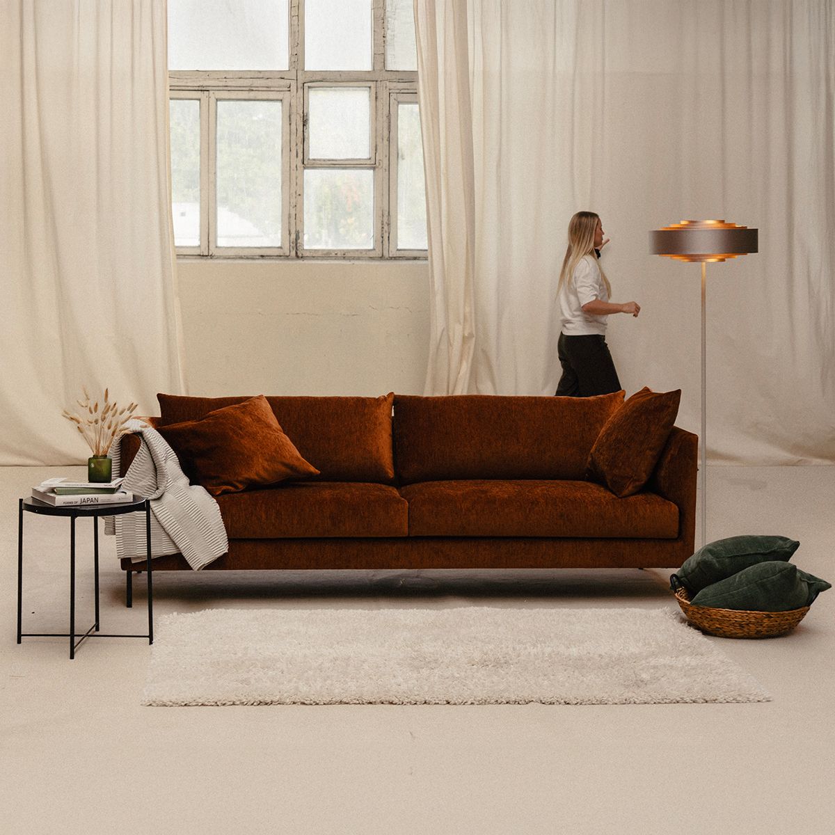 Amaya 3,5 seter sofa 232 cm med Fluff One i Loft tekstil