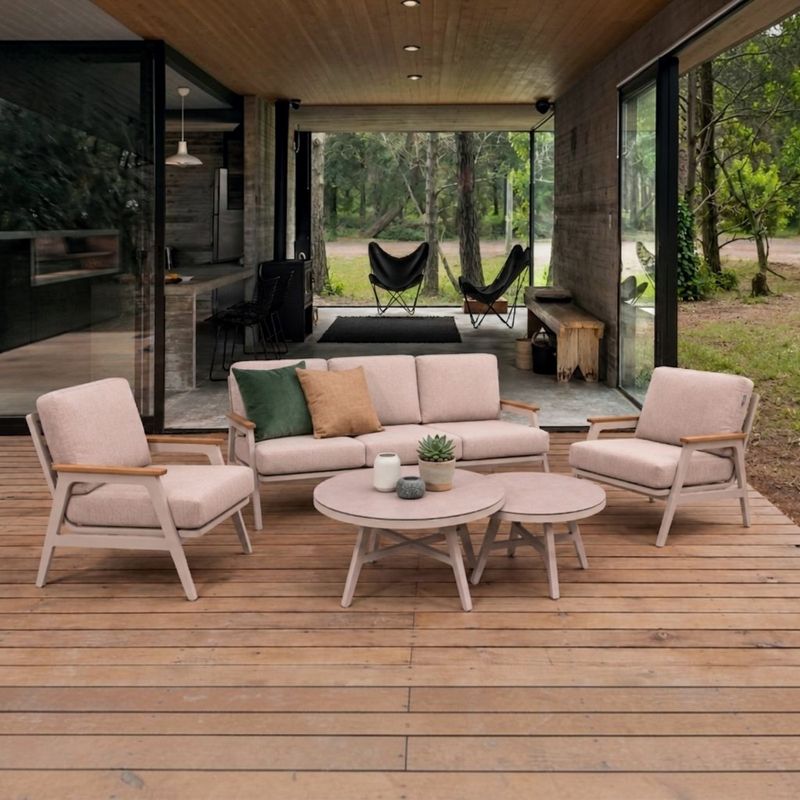 Arran sofagruppe 3+1+1 med 2 bord – beige aluminium, teak og beige puter
